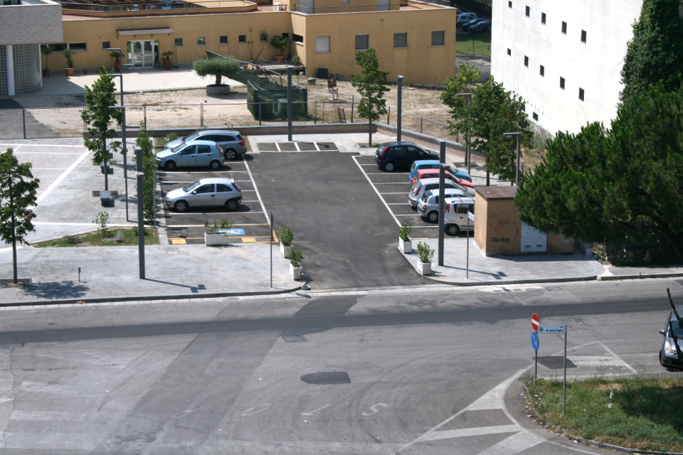 Ufficio arredato 3 postazioni da €249 mensilii: parcheggi esterni