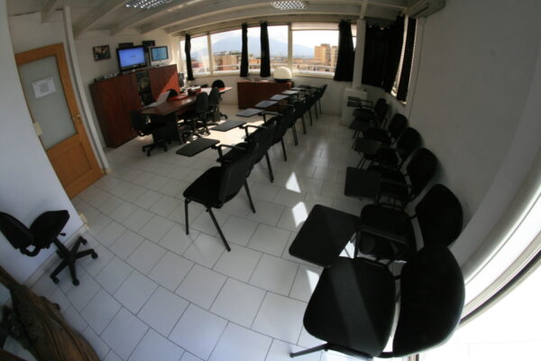 Sala riunioni Napoli panoramica meeting 12 18 posti