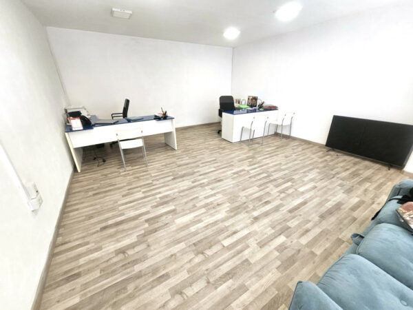 Apri un locale in meno di 1 ora pronto con fibra e parcheggi - immagine 3